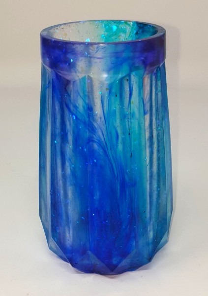 Kleine Vase aus Epoxidharz