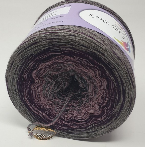 Lady Dee's Mauve Mystique