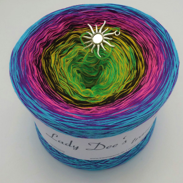 Lady Dee's Sommerbunt mit Schwarz